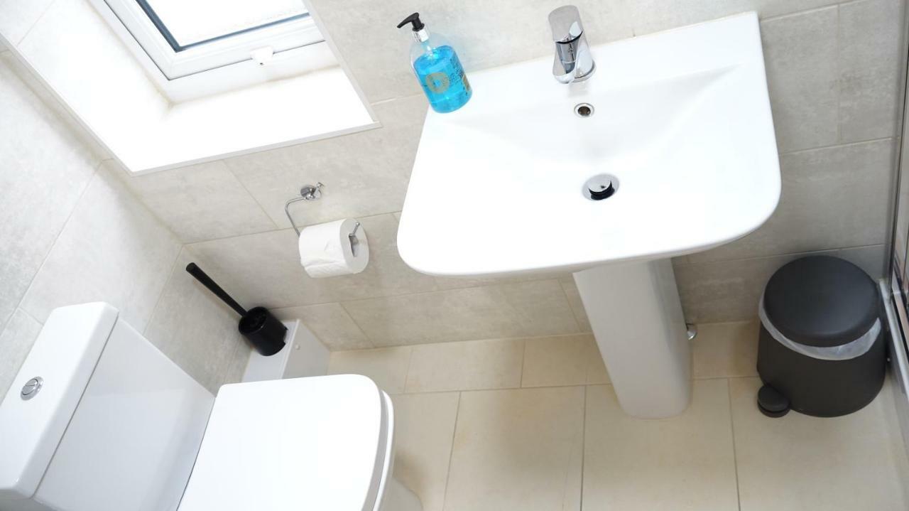 Heathrow Ensuite Rooms- Auto Check In Londyn Zewnętrze zdjęcie
