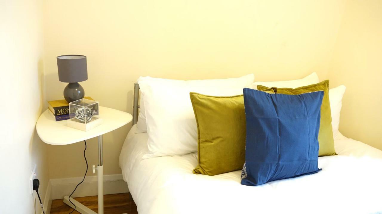 Heathrow Ensuite Rooms- Auto Check In Londyn Zewnętrze zdjęcie
