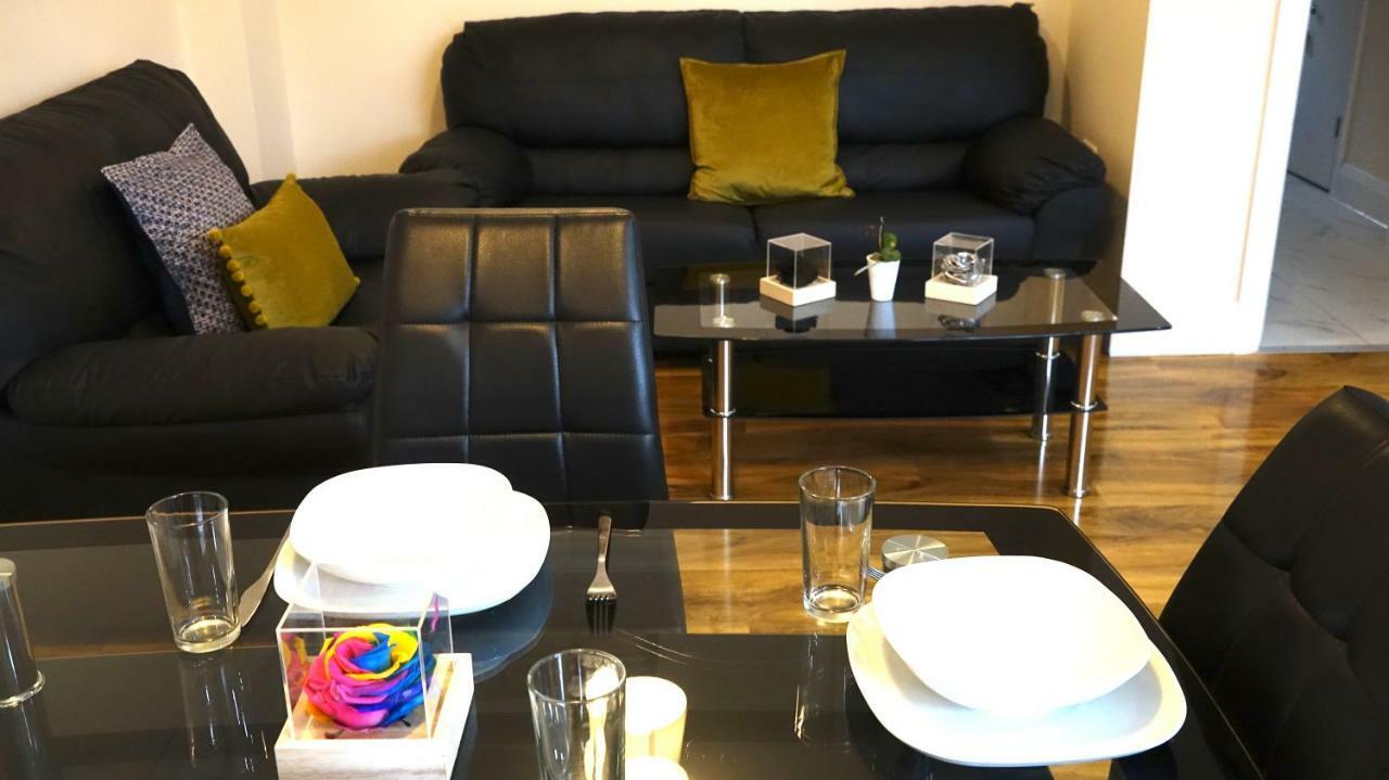 Heathrow Ensuite Rooms- Auto Check In Londyn Zewnętrze zdjęcie