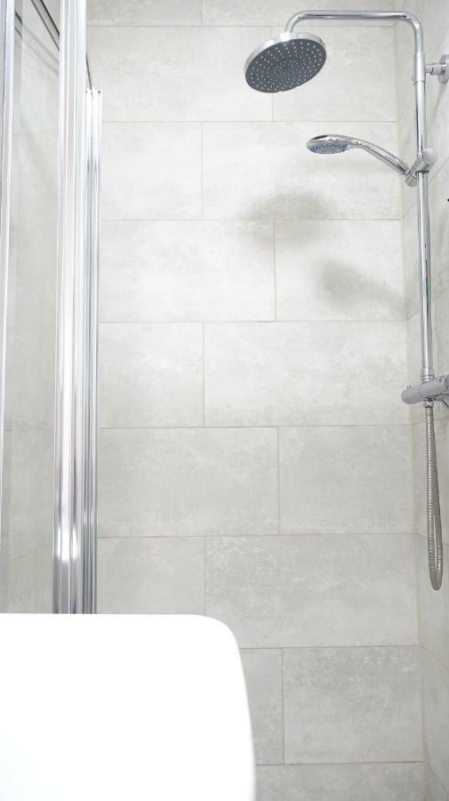 Heathrow Ensuite Rooms- Auto Check In Londyn Zewnętrze zdjęcie