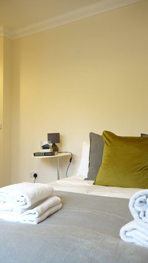 Heathrow Ensuite Rooms- Auto Check In Londyn Zewnętrze zdjęcie