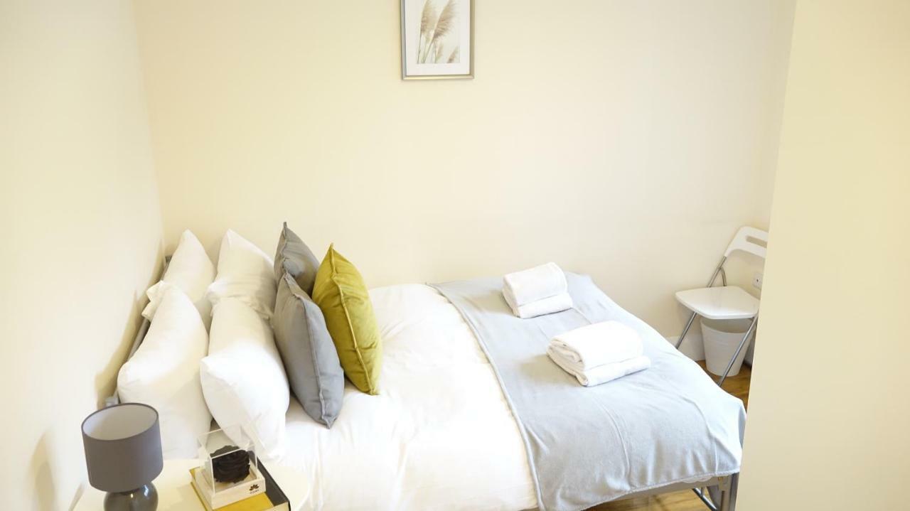 Heathrow Ensuite Rooms- Auto Check In Londyn Zewnętrze zdjęcie